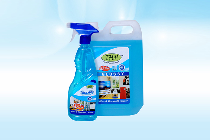 Top-Manufacturers-of-glass-cleaner